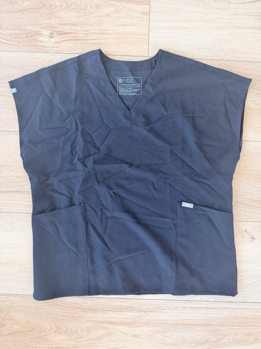 FIGS Estrella Scrub Top